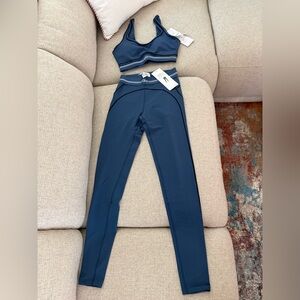 ALO Yoga Women's Deep Blue Leggings